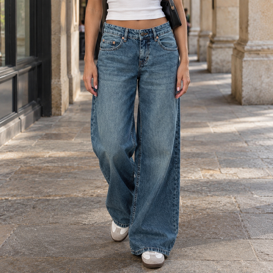 Women's Wide Leg Jeans in Washed Blue - front view