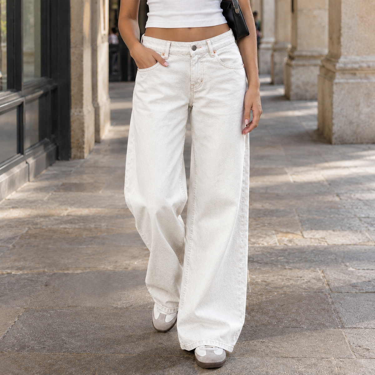 Women's Wide Leg Jeans in White - front view
